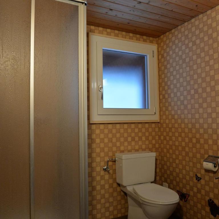 Lehmann's Herberge Hostel - Zweibettzimmer mit Bad - 7