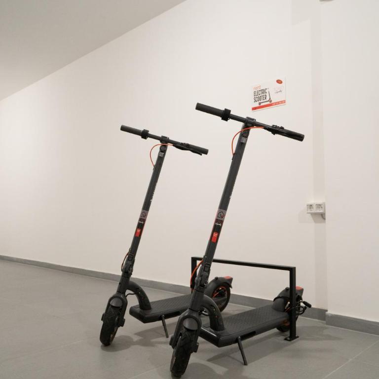 ToRo Hospitality - Studio Apartment with King Bed - 3