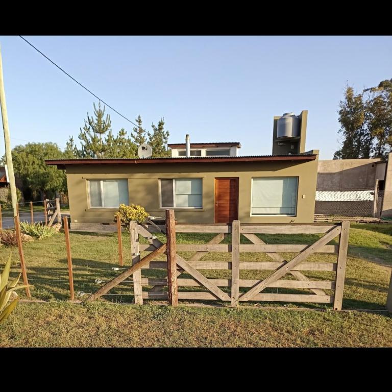 Casa zona parque playa Necochea - Two-Bedroom House - 2