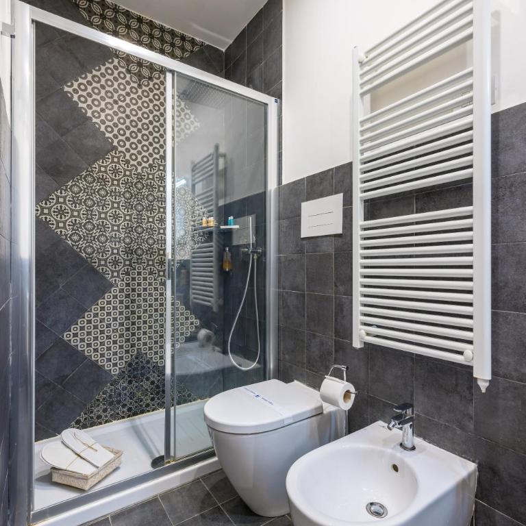 Direlo Guest House - Camera Matrimoniale Deluxe con Balcone - 12