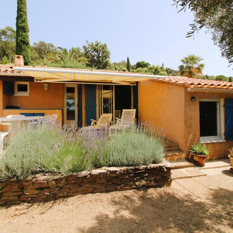 Mazet Mireille climatisé pour 4 personnes avec tennis et piscine à La Londes-Les-Maures - Maison de Vacances - 2