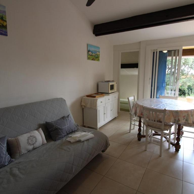Mazet Mireille climatisé pour 4 personnes avec tennis et piscine à La Londes-Les-Maures - Maison de Vacances - 7