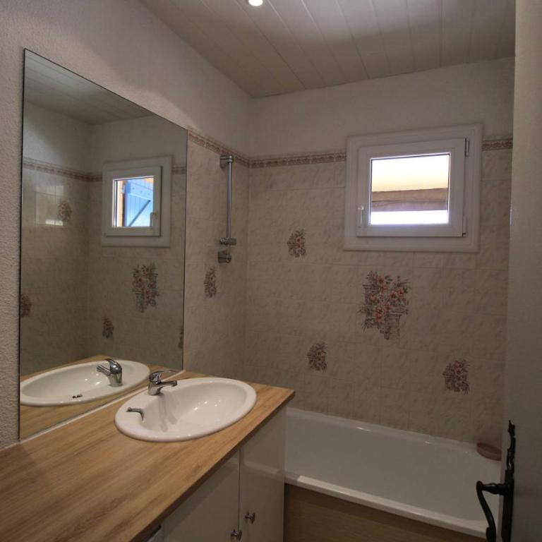 Mazet Mireille climatisé pour 4 personnes avec tennis et piscine à La Londes-Les-Maures - Maison de Vacances - 10