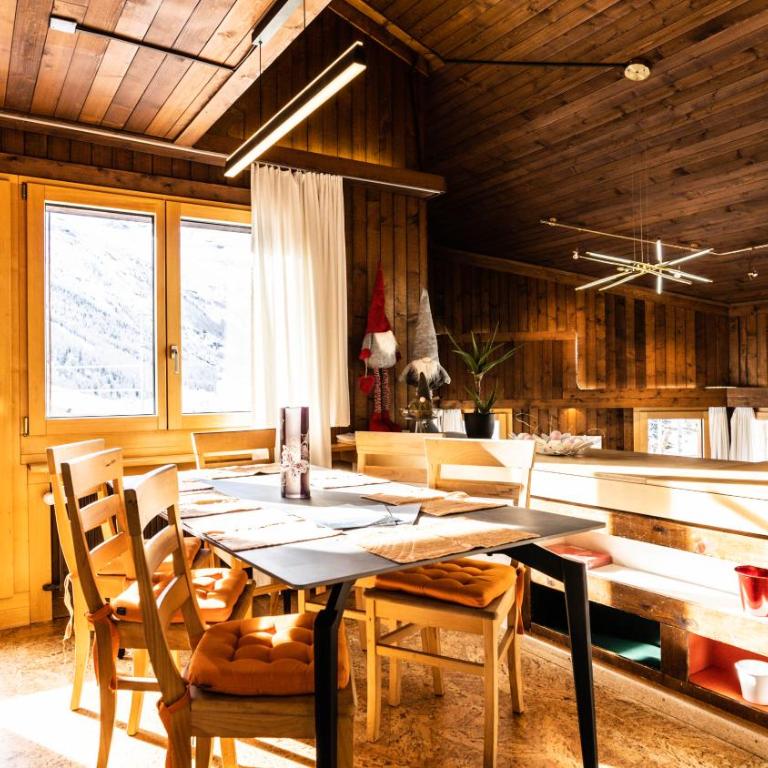 Ferienwohnungen Haus Butterfly, Saas-Fee - Apartment mit 4 Schlafzimmern und einem Balkon - 2