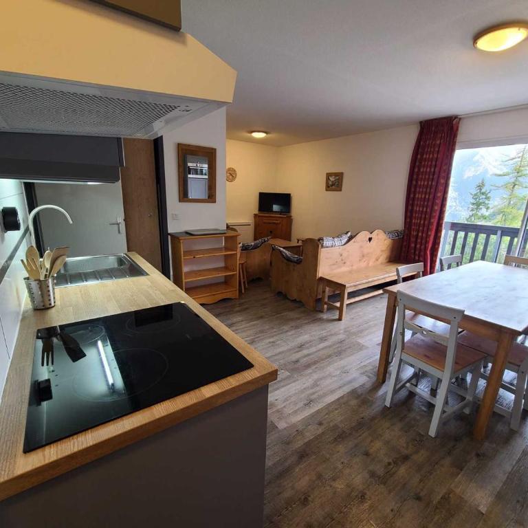 Appartement 3 Pièces + Cabine 8/10 Pers. - Cœur de Station, Proche Pistes et Commerces, 55m² - FR-1-265-191 - Appartement (10 Adultes) - 16