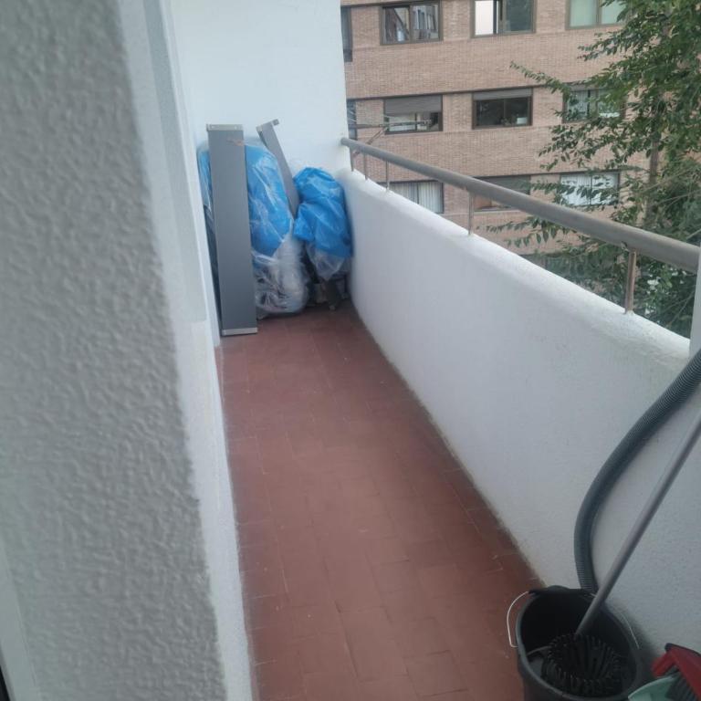 250m Chamartin, 250m plaza castilla, 3 stops Bernabeu - Two-Bedroom Apartment - 9