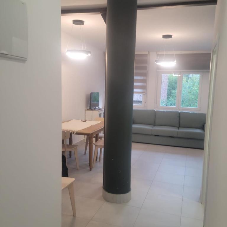 250m Chamartin, 250m plaza castilla, 3 stops Bernabeu - Two-Bedroom Apartment - 14