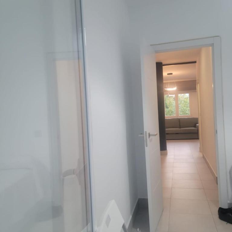 250m Chamartin, 250m plaza castilla, 3 stops Bernabeu - Two-Bedroom Apartment - 20