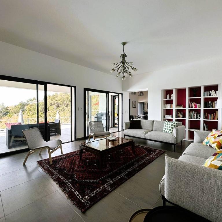 Villa Eden pour 8 personnes climatisée avec piscine chauffée et vue mer à La Londe-les-Maures - Maison de Vacances 4 Chambres - 13