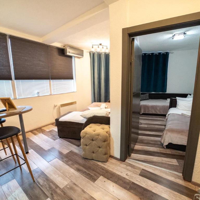 Apartmani Aleksandra u centru grada - Apartment - 7