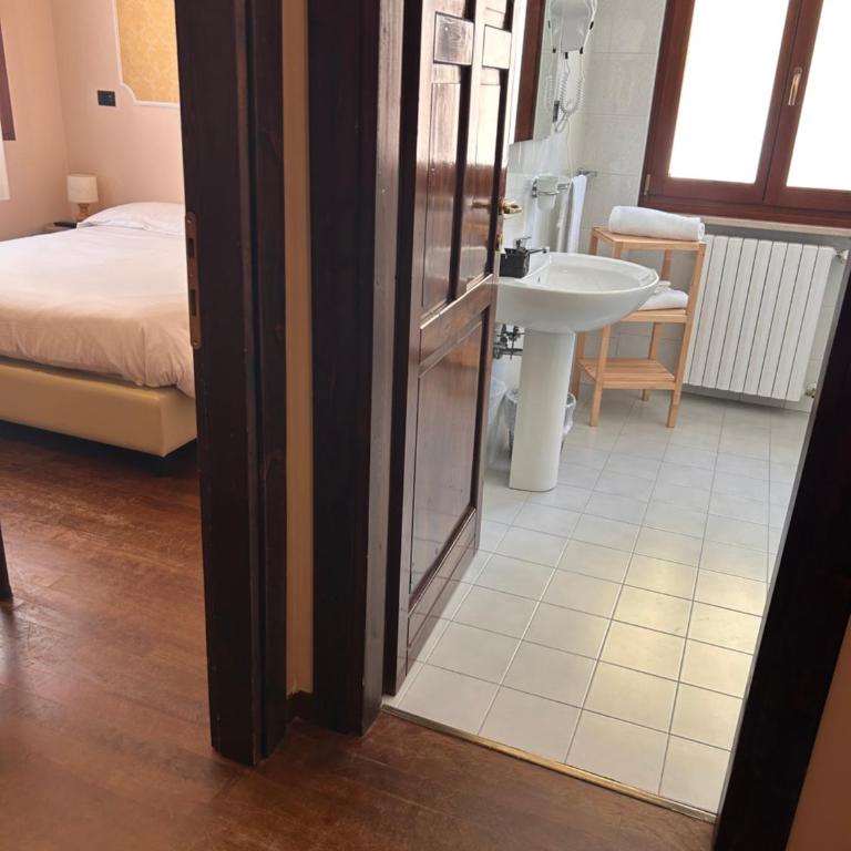 La Capannina - Economy Quadruple Room - 1