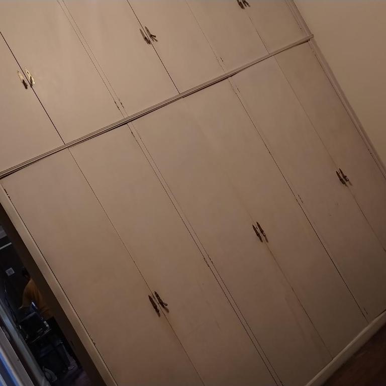 Departamento con balcon al frente 5 ambientes y jardin - Apartamento de 3 dormitorios - 4
