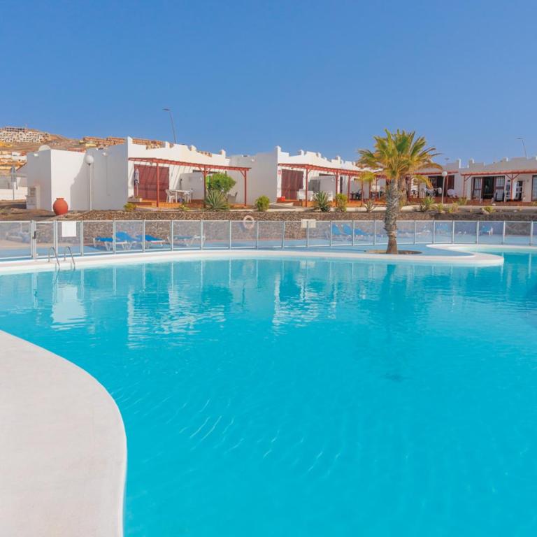 Sunny Terrace by the Pool - Relax Caleta de Fuste - One-Bedroom Apartment - 2