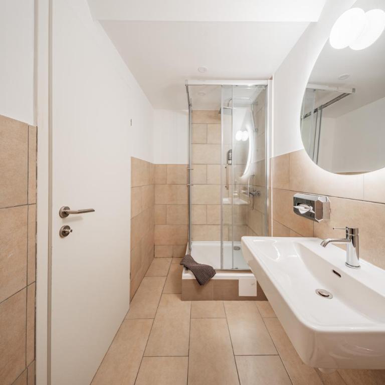 Innsbruck City Chalet - Deluxe Studio - 1