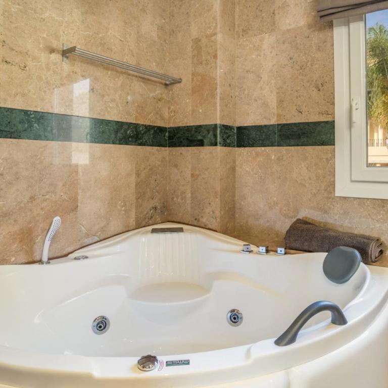 Lovely Duplex Penthouse with spectacular sea view - Apartamento de 2 dormitorios con terraza y vistas al mar - 2