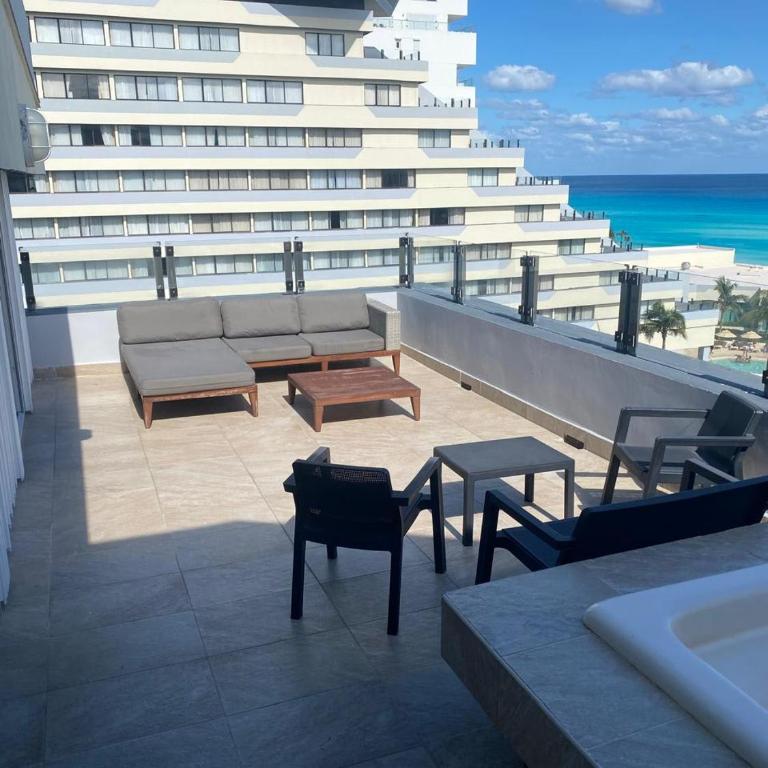 Fabulous Oceanview Suite Access to Beach & Pools - Three-Bedroom Apartment - 23