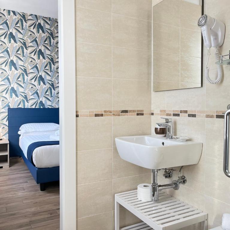 Porta alla Croce Guest House - Camera Matrimoniale con Bagno Privato - 7