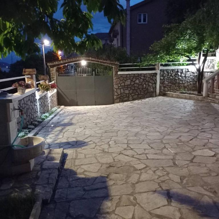 Apartmani Breze - Apartment with Terrace - 4