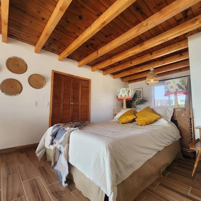 Casa Tiki - Tropical Beachfront Chilluxe - Three-Bedroom House - 17