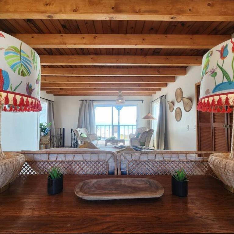 Casa Tiki - Tropical Beachfront Chilluxe - Three-Bedroom House - 28