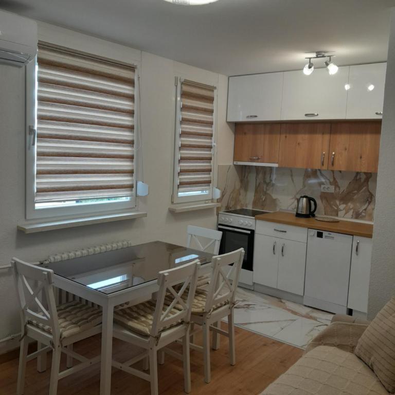 stan san banjaluka - Apartman sa 1 Spavaćom Sobom, Balkonom i Pogledom na Grad - 3