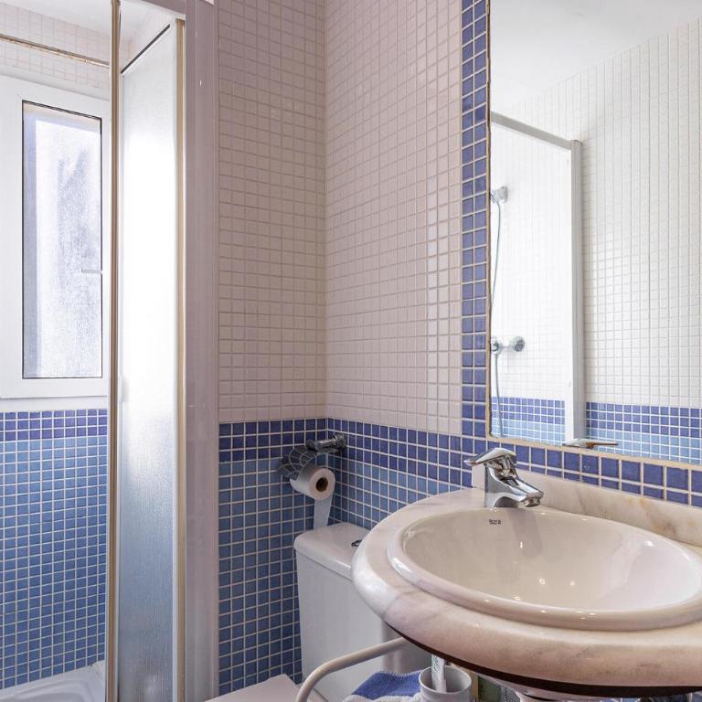 Gorgeous Apartment In Villajoyosa - Apartamento de 2 dormitorios - 11