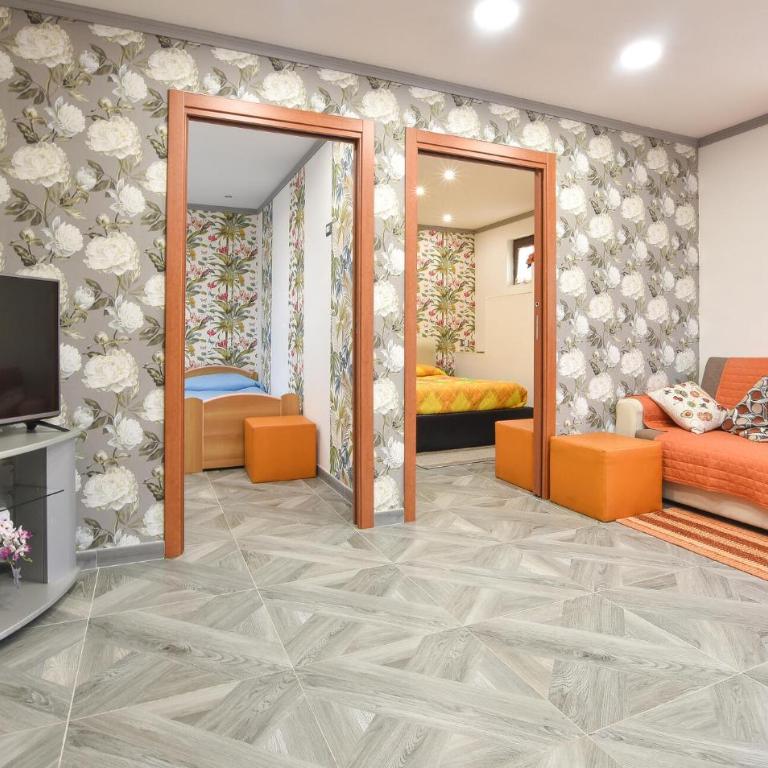 Awesome Apartment In Mascali - Appartamento con 2 Camere da Letto - 1