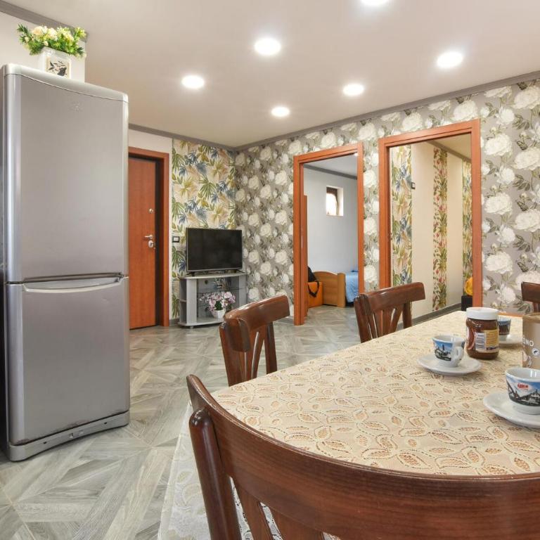 Awesome Apartment In Mascali - Appartamento con 2 Camere da Letto - 2
