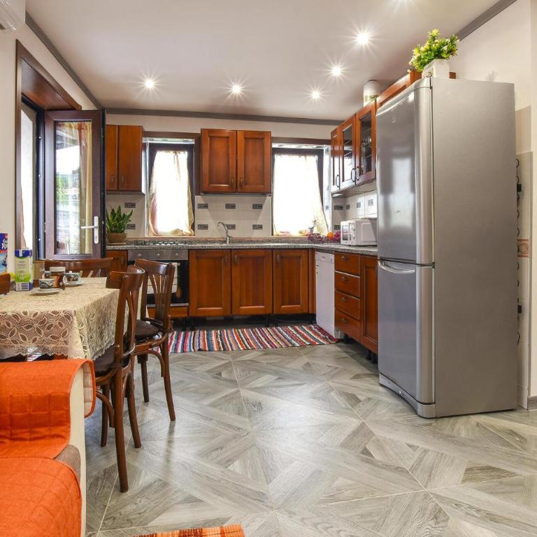 Awesome Apartment In Mascali - Appartamento con 2 Camere da Letto - 3