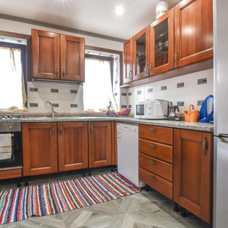 Awesome Apartment In Mascali - Appartamento con 2 Camere da Letto - 9
