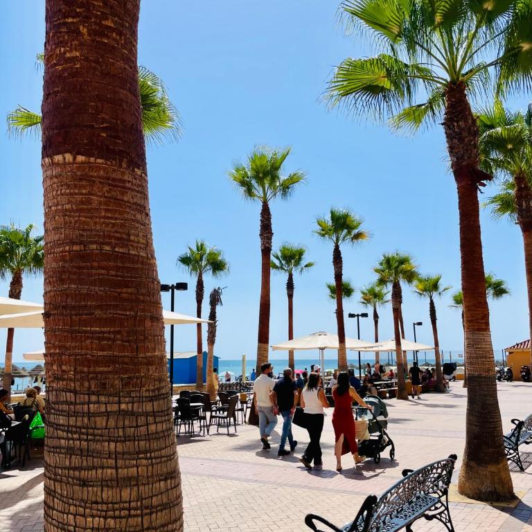 Horizonte 2 Beautiful apartment with incredible sea view at first line of Fuengirola beach - Two-Bedroom Apartment with Terrace and Sea View - 30