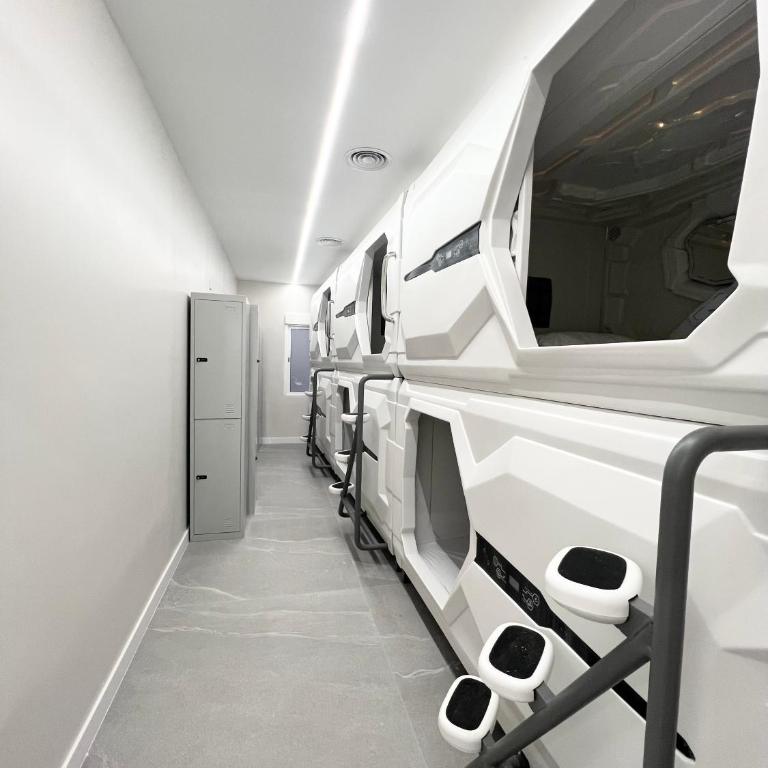Hostel Space Capsule - Habitación Doble con baño compartido - 10