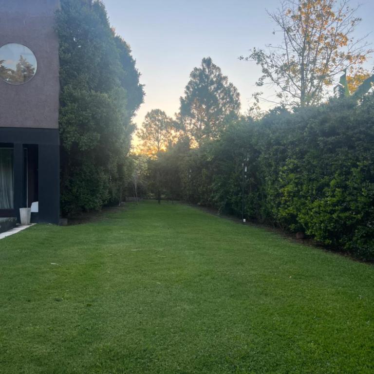 PILAR BARRIO PRIVADO con AMENITIES CASA 6 AMB CON PISCINA - Three-Bedroom House - 40