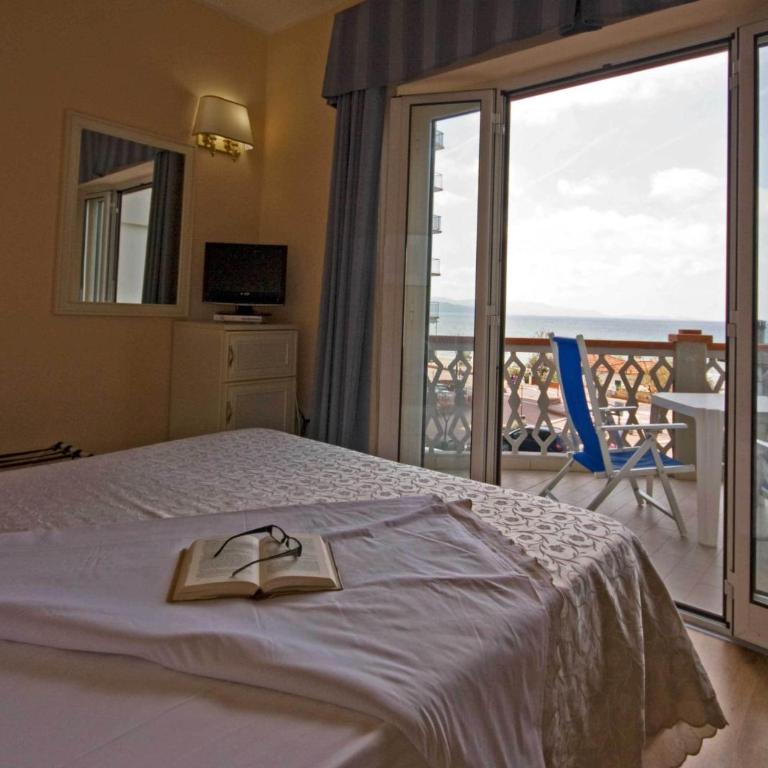 Hotel Ausonia - Camera Comfort Matrimoniale/Doppia con Letti Singoli - 5