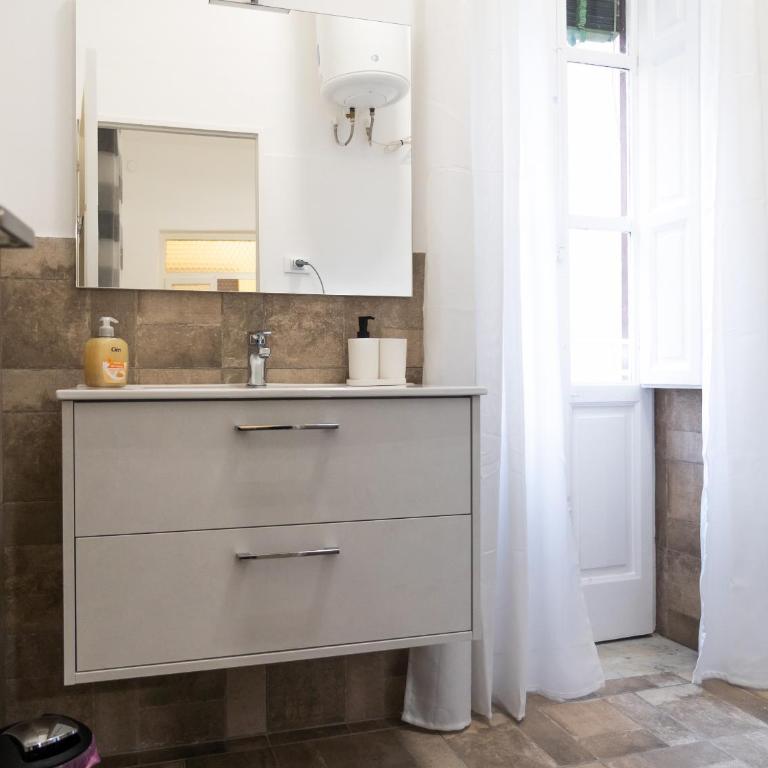 Pacini Deluxe Apartment - Two-Bedroom House - 23