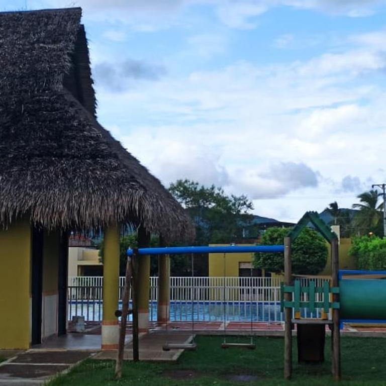 Casa en Condominio Flandes Tolima - Casa Vacacional de 3 dormitorios - 4