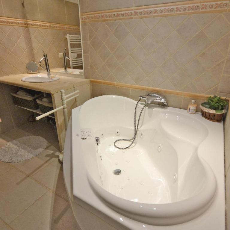 Awesome Home In St Marcellin L Vaison - Maison de Vacances 7 Chambres - 31