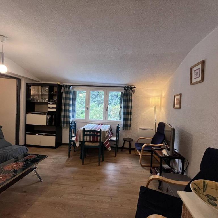 Cauterets : Appartement T2 Central, 4-5 pers - FR-1-812-67 - Appartamento - 1