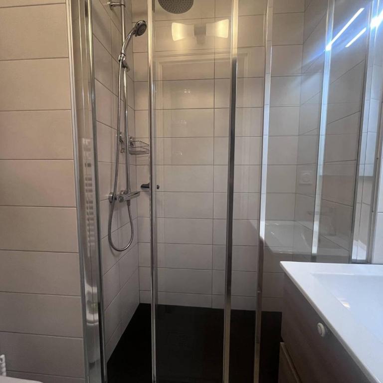 Studio charmant avec balcon face aux montagnes - FR-1-812-9 - Appartamento - 2