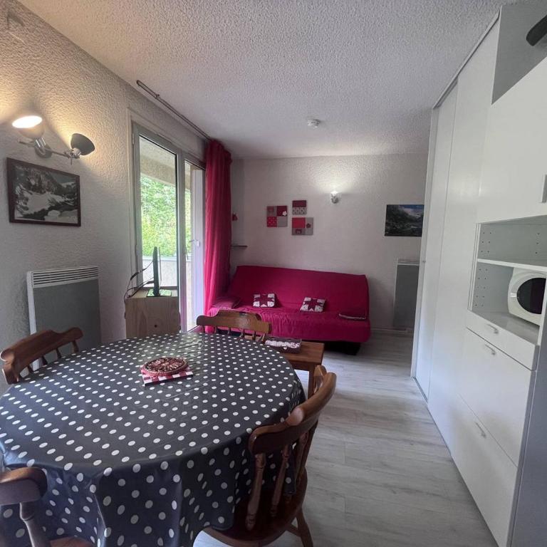 Studio charmant avec balcon face aux montagnes - FR-1-812-9 - Appartamento - 5