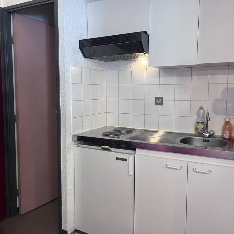 Studio centre-ville proche télécabines, accès skis - FR-1-812-28 - Appartement - 2