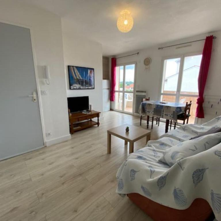 La Teste Centre 2 couchages avec balcon - One-Bedroom Apartment with Balcony - 5