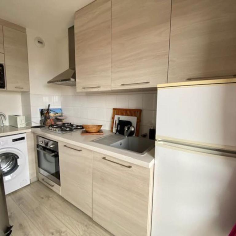 La Teste Centre 2 couchages avec balcon - One-Bedroom Apartment with Balcony - 7