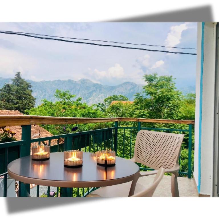 Apartments Djurovic - Double Room with Balcony and Sea View - 23