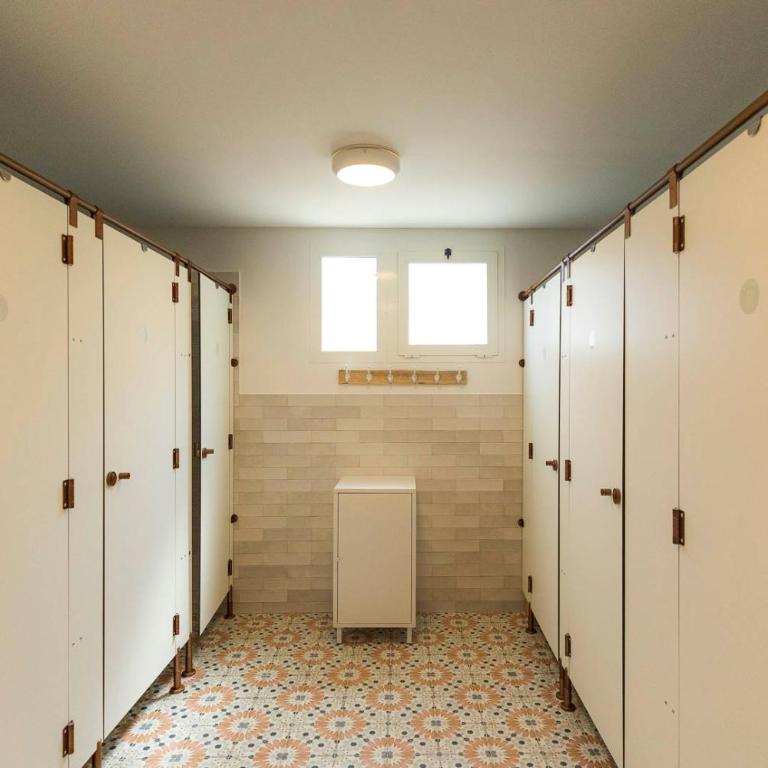 Corsica Hostel Porto Vecchio - partie chambre privée - Private Room - 4 Beds with Shared Bathroom - 3