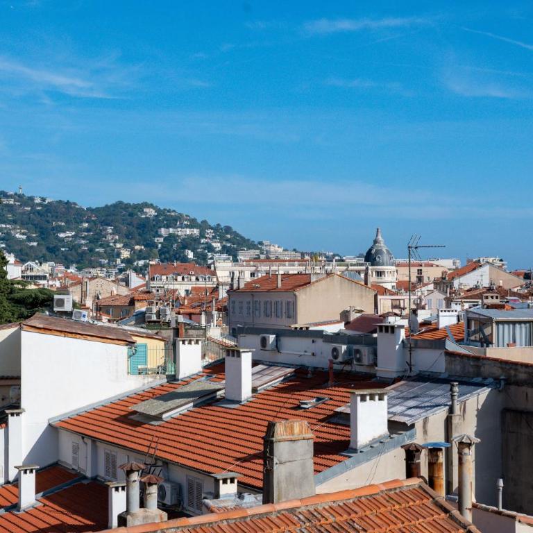 L'ALIZEE avec jolie terrasse vue sur la ville, charmant studio dans le centre de Cannes - Estudio - 4