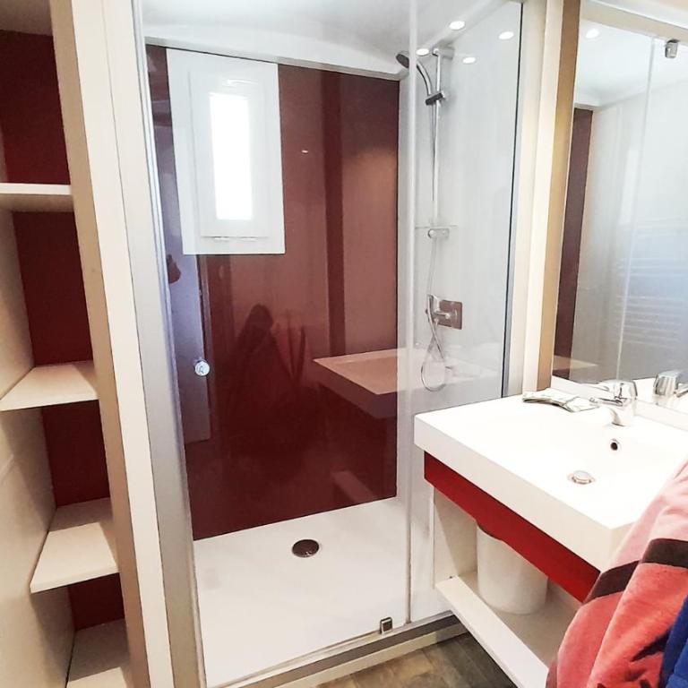 Camping La Pinatelle - Chalet 2 Chambres - 6