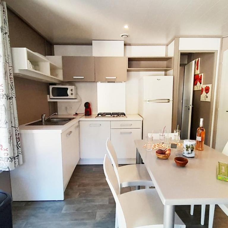 Camping La Pinatelle - Chalet 2 Chambres - 7