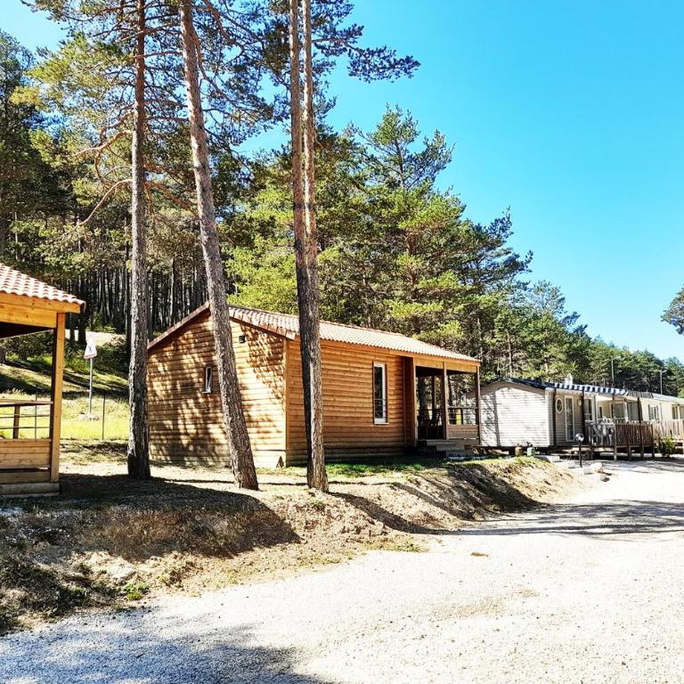 Camping La Pinatelle - Chalet 2 Chambres - 12