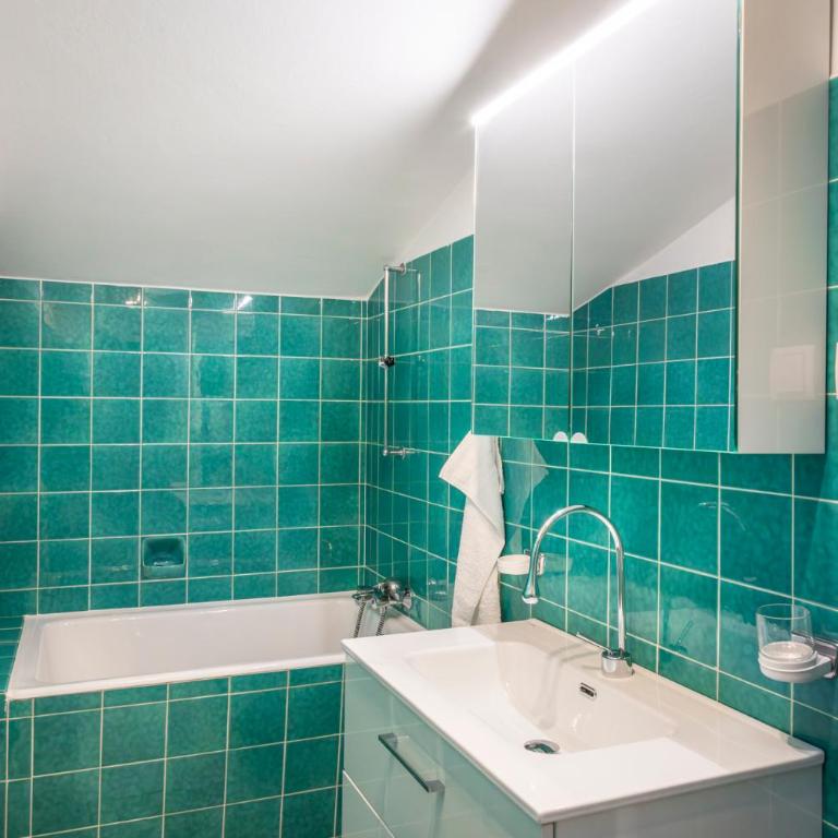 Stadtbauernhof Salzburg - Ferienwohnung - Gut Unterleithen - farm & the city - Two-Bedroom Apartment - 11